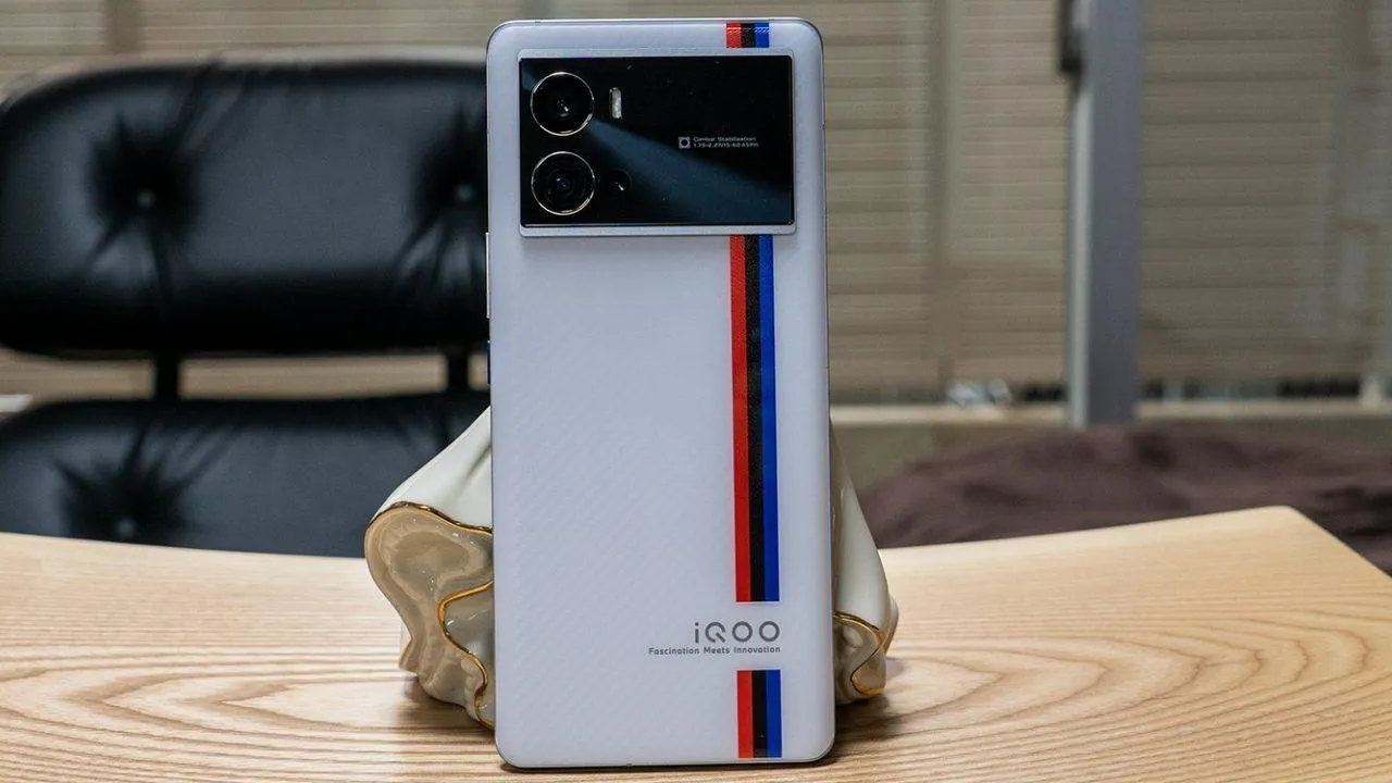 iQOO 15
